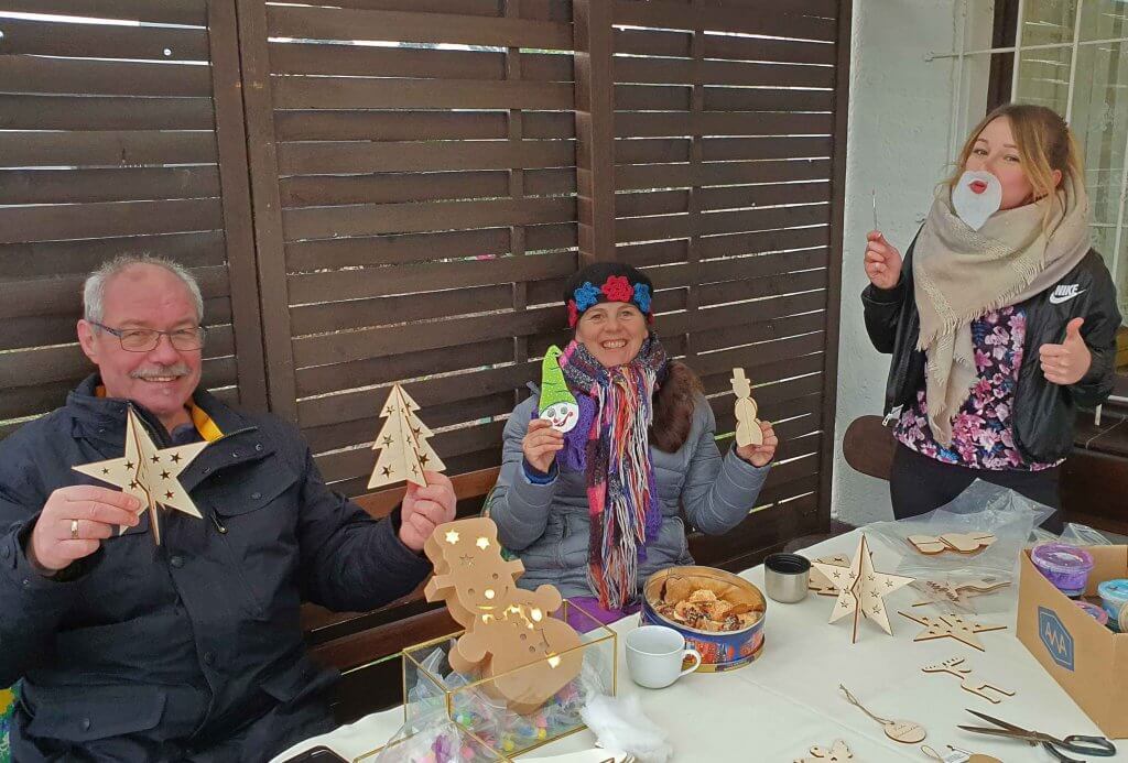 1Oberelfenuntersich Erster Halt beim Weihnachtsmarsch Wenn Elfen helfen, Foto: Maike Steuer
