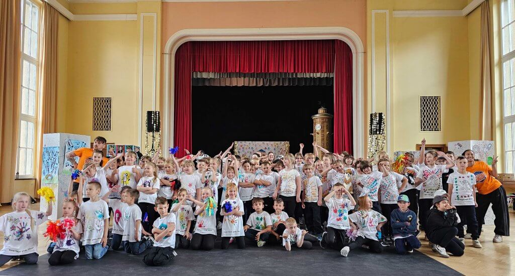 So sehen Tänzer aus: Die Kinder der Grund- und Regelschule Rositz. Foto: Maike Steuer